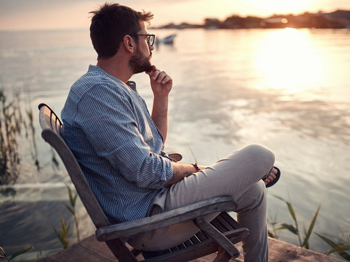 mężczyzna pomógł na imprezie