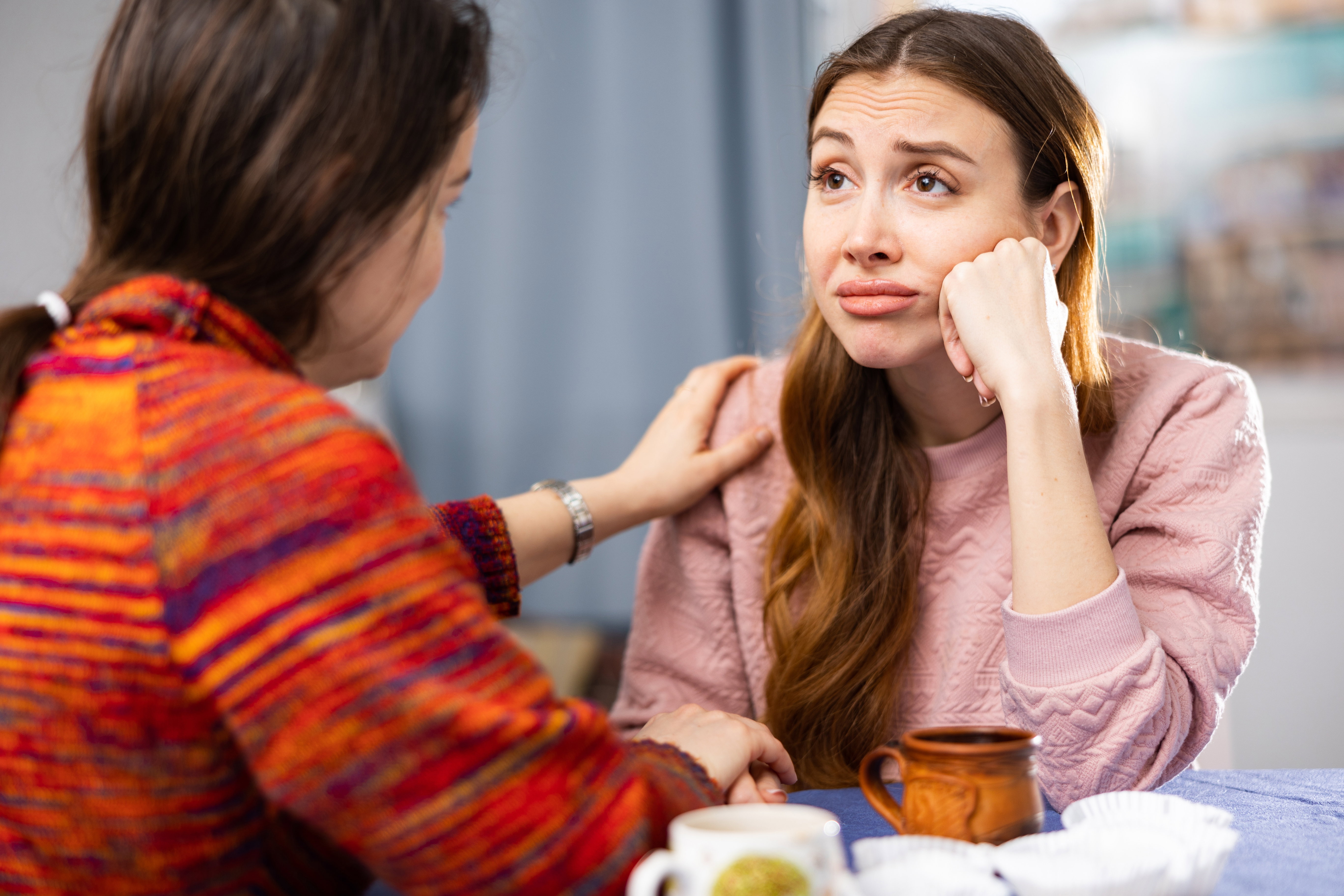 przyjaciółki rozmawiają