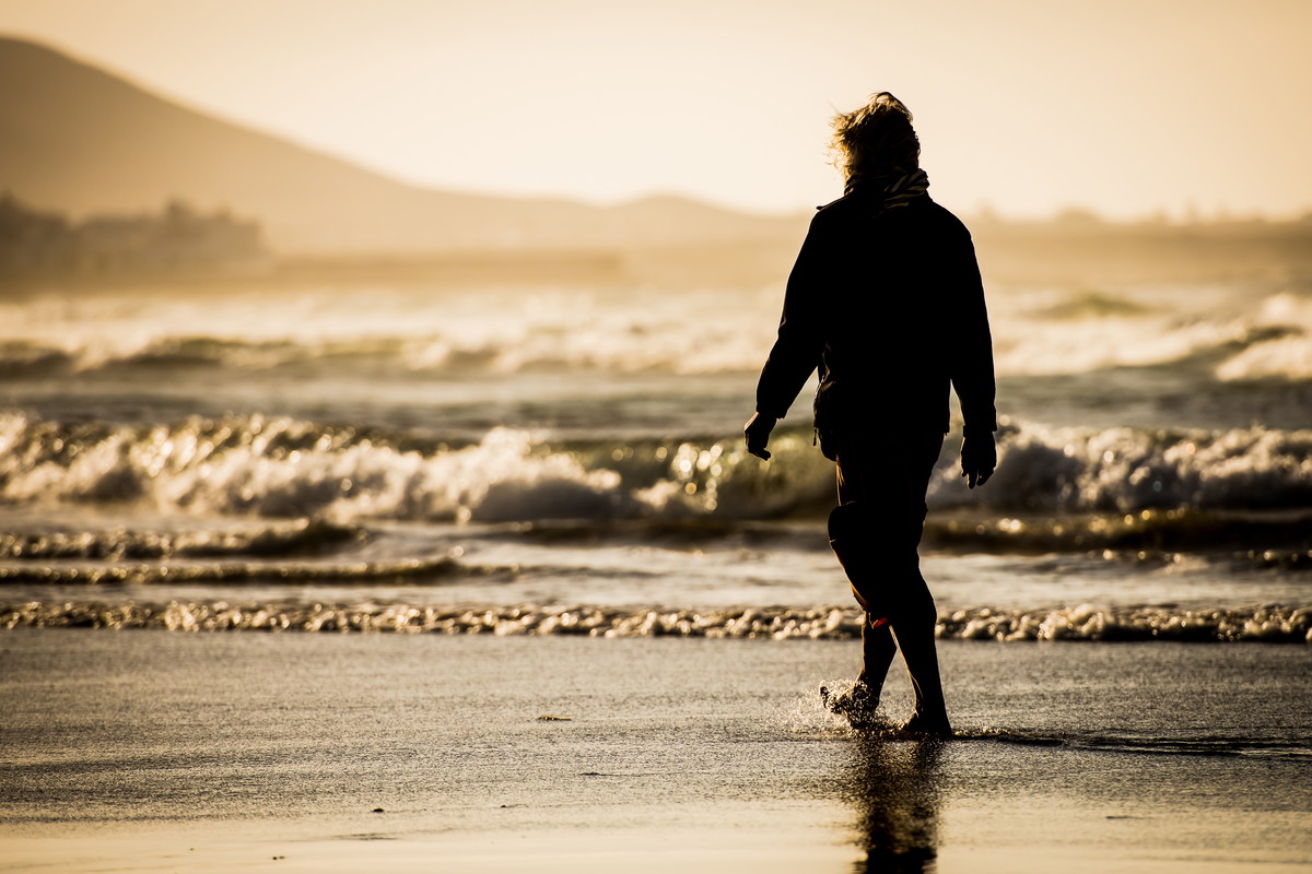 mężczyzna na plaży
