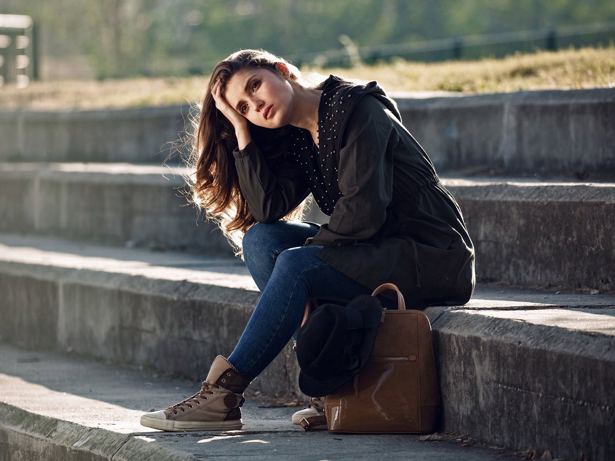 kobieta szuka zaginionego ojca