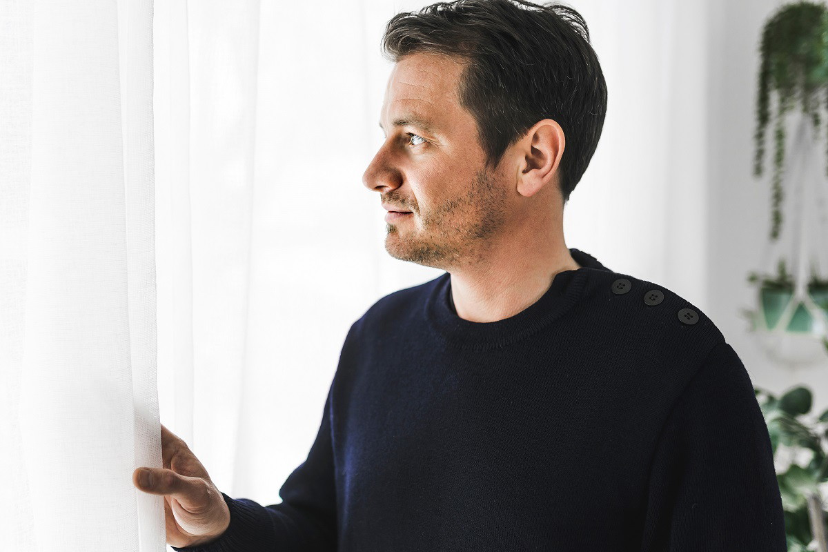 mężczyzna nie lubi teściów