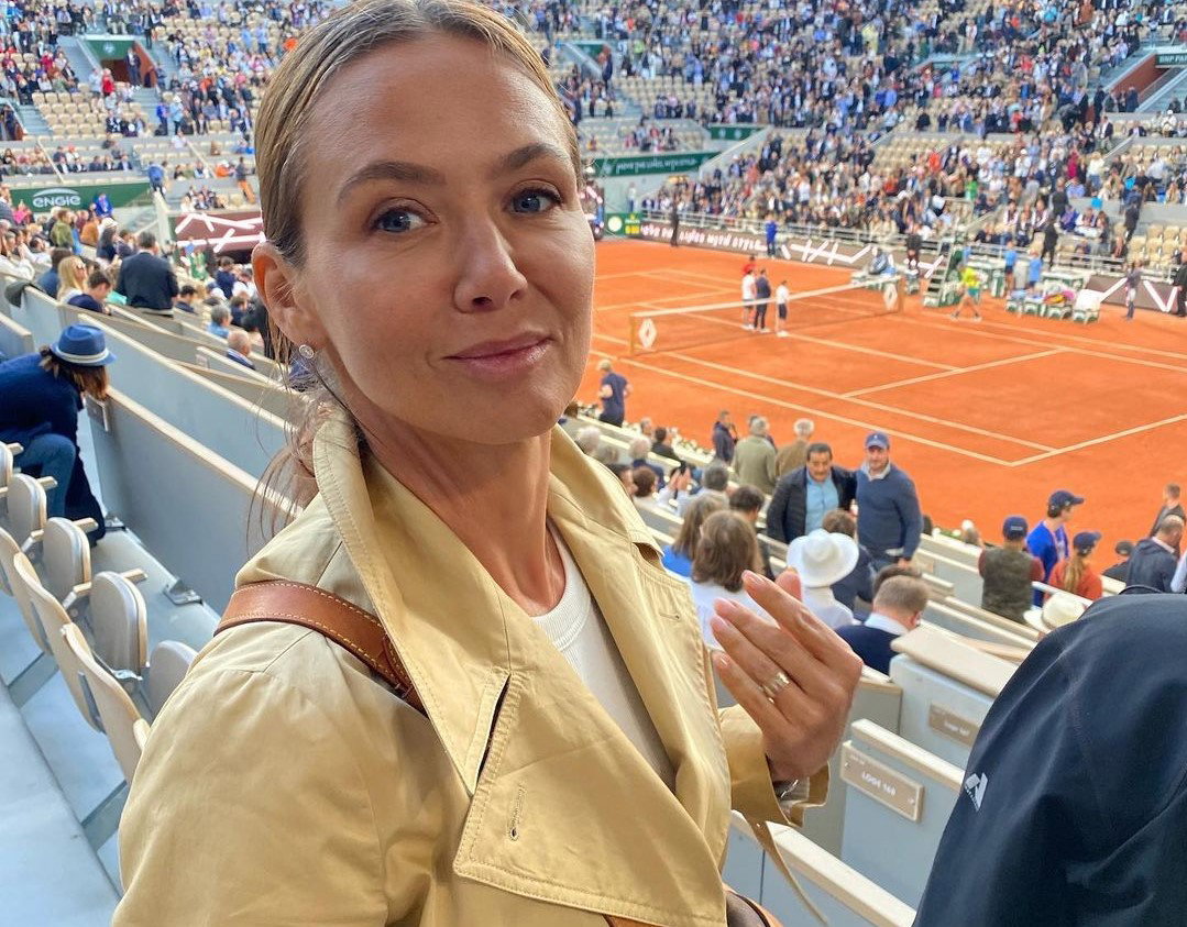 Kinga Rusin zaskoczyła internautów wyglądem i nowym zdjęciem na Instagramie: "To pani? Jakoś tak inaczej..."