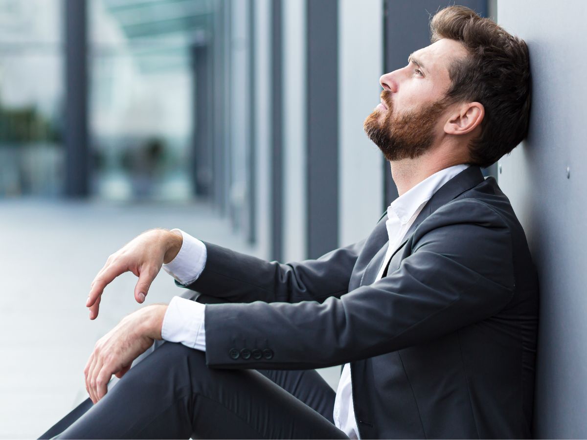 sfrustrowany mężczyna