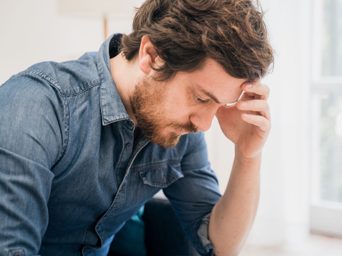 załamany mężczyzna