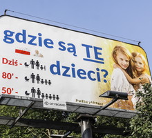 "Gdzie są TE dzieci" - billboard z kampanii