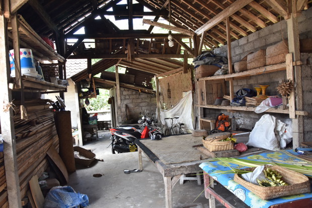 Anna Orska projektuje biżuterię na Bali