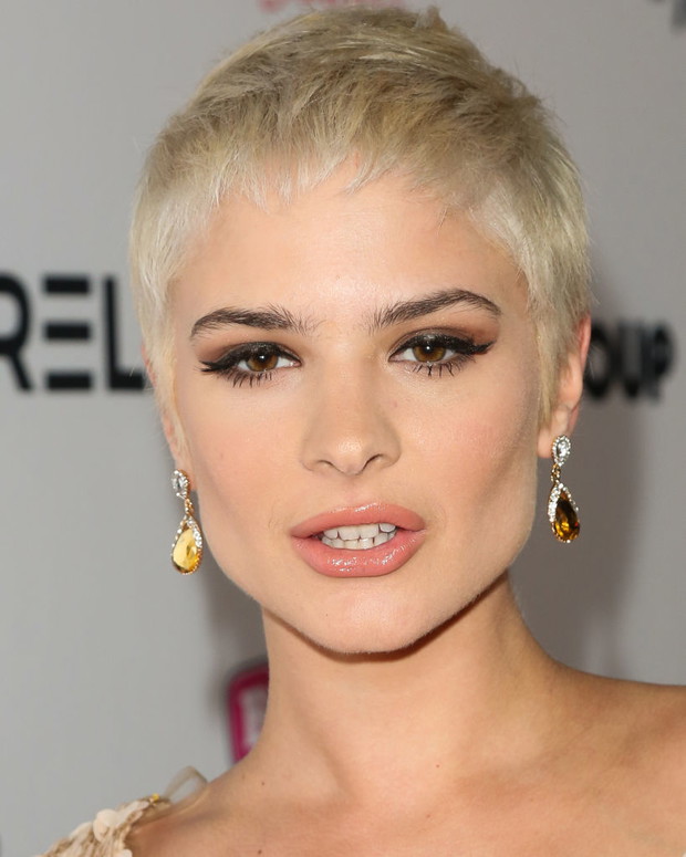 Modne krótkie fryzury 2018: Ava Capra