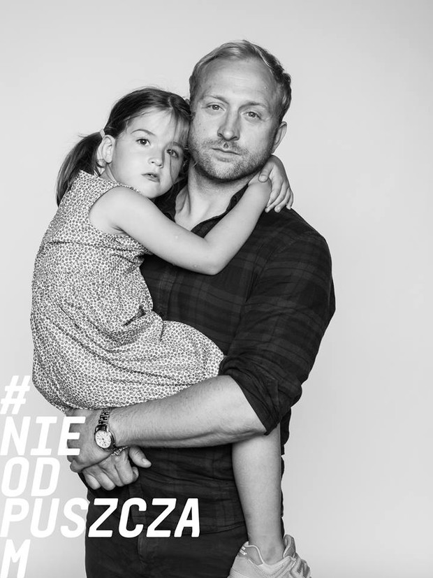 Borys Szyc z córką/ Akcja w obronie Puszczy Białowieskiej #NieOdpuszczam