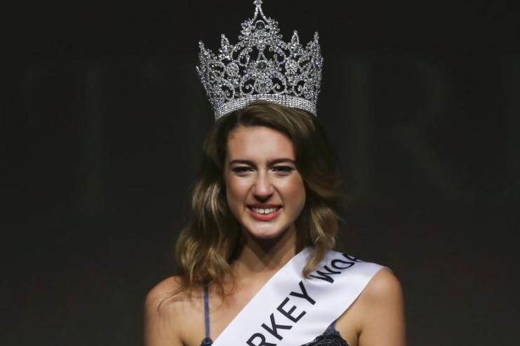 Miss Turcji Itir Esen straciła koronę