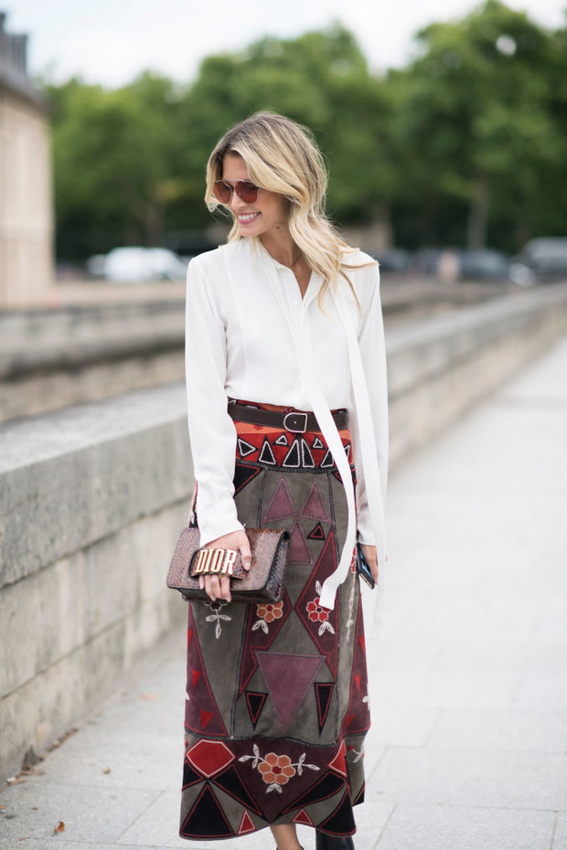 Biała koszula: element garderoby, który zbuduje Twój look