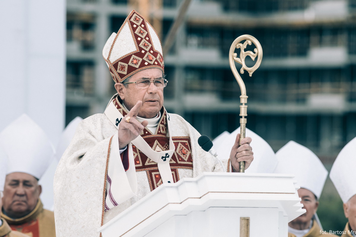 Janusz Gajos w filmie "Kler"