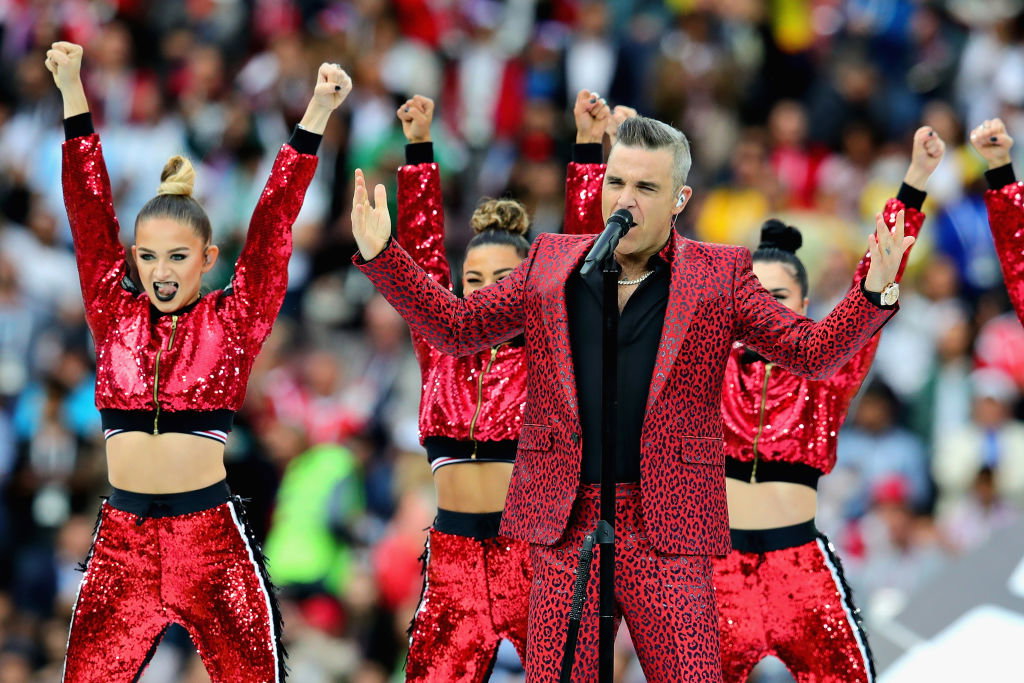 Kamila Zalewska (z lewej) u boku Robbiego Williamsa