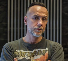 Nergal ostro o programie 500 plus