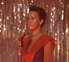 Rojst: Monika Brodka w teledysku "Wszystko czego dziś chcę" promujący serial Showmax