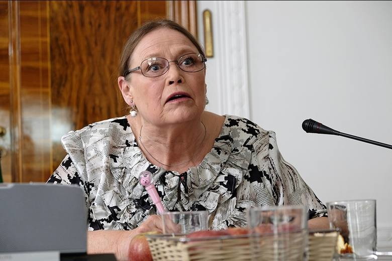 Kadr z filmu Patryka Vegi "Polityka"