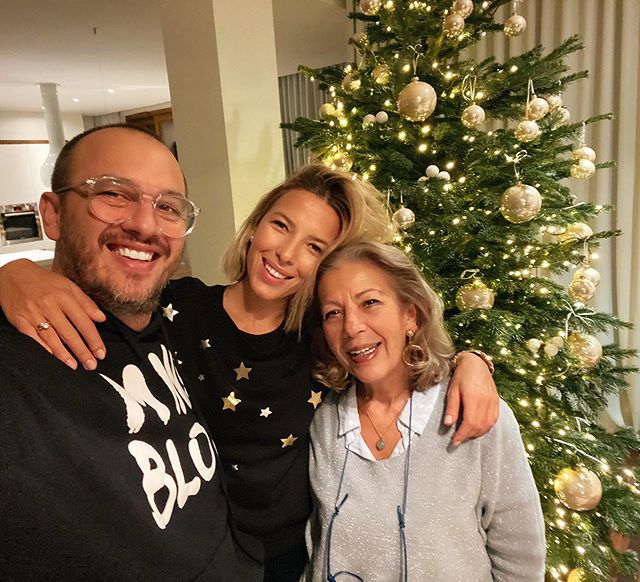 Jak wyglądają choinki gwiazd? Ewa Chodakowska pokazała jak ustroiła swoje drzewko świąteczne