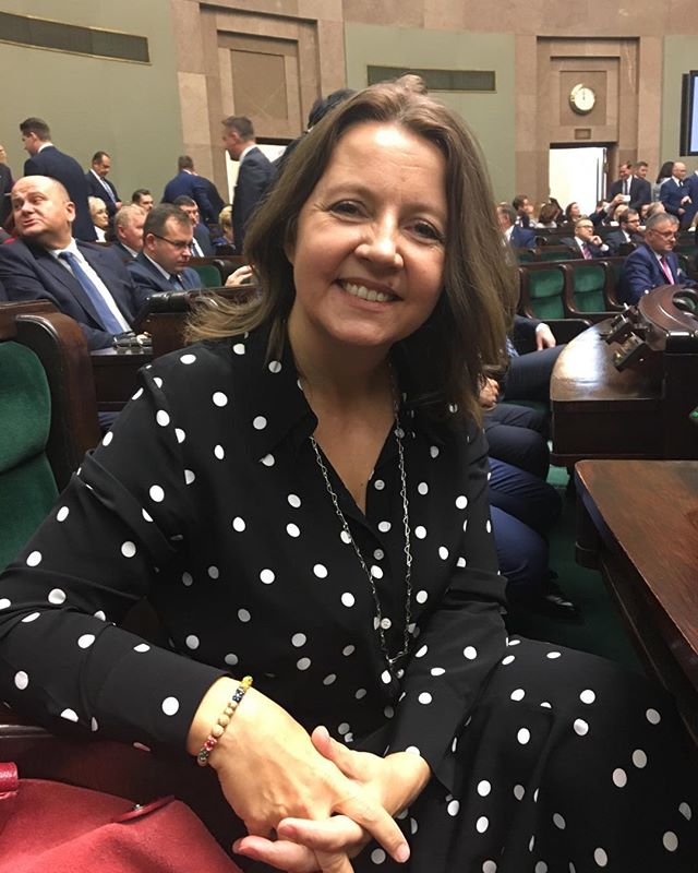 Joanna Lichocka pokazała środkowy palec w Sejmie