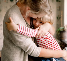 mom-holding-kid1-ab6d07f