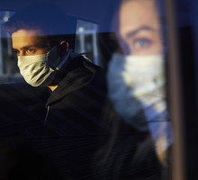 Czy w samochodzie powinniśmy nosić maseczkę?