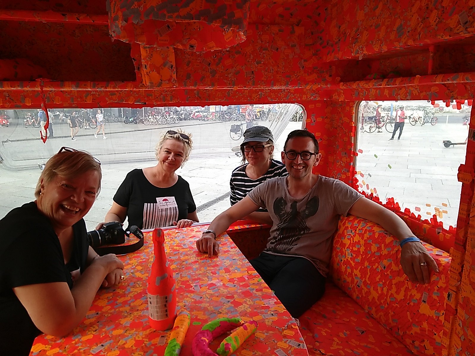 Stephan von Dassel celowo zakaził się wirusem - nie chciał zostawić samej chorej partnerki