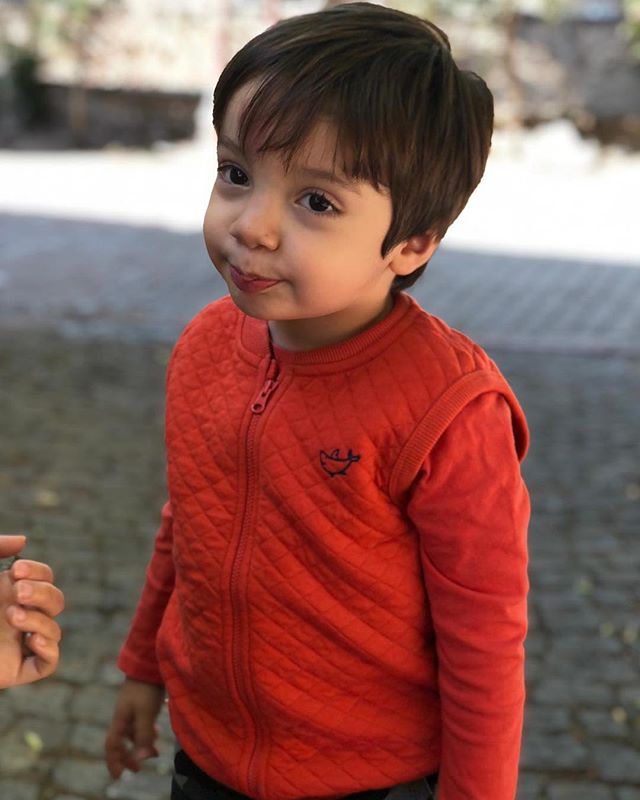 Chłopiec ze znamieniem w kształcie serca