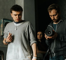 Już jest pierwszy zwiastun serialu "Król" - pełen napięcia, tajemniczy, ujmujący, z gwiazdorską obsadą