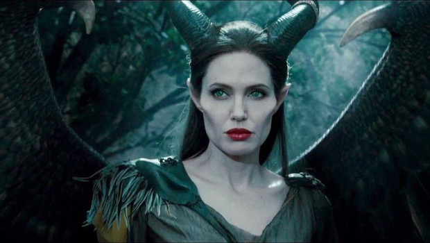 Angelina Jolie - 28 mln dolarów