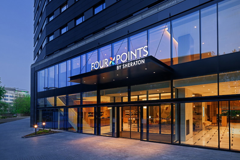 Wyjątkowa oferta warszawskiego hotelu Four Points by Sheraton sprawi, że te święta i Nowy Rok będą niezapomniane!