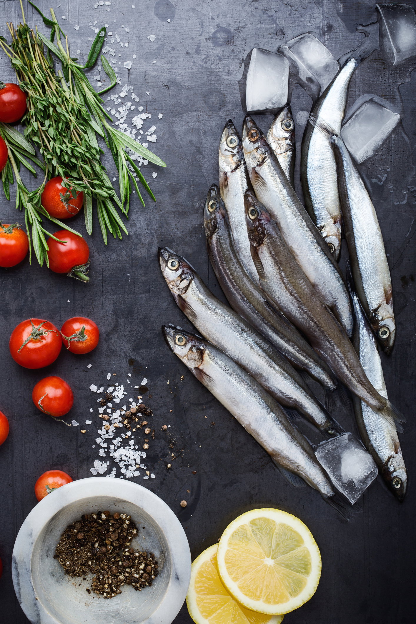 Śledziki po myśliwsku z grzybami: prosty przepis na wigilijny stół