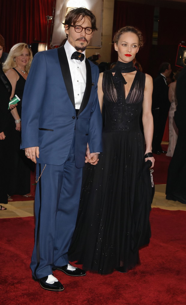 ALLONS_84521_Johnny_Depp__Vanessa_Paradise7