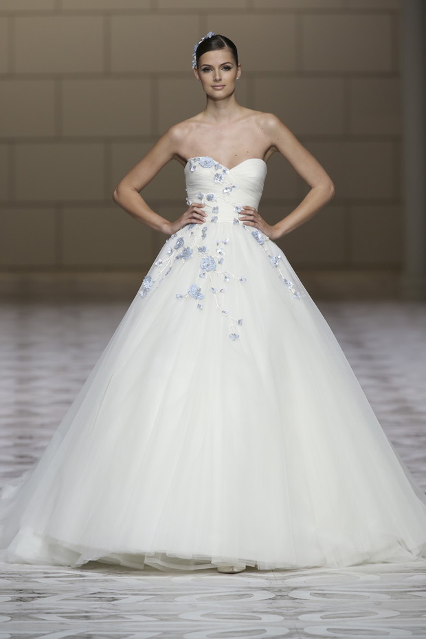 Pronovias_brd_S15_143