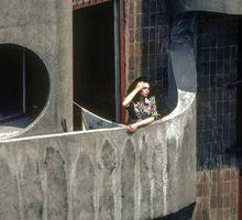 Kim jest kobieta z wrocławskiego Manhattanu? Zagadka zdjęcia sprzed 40 lat rozwiązana