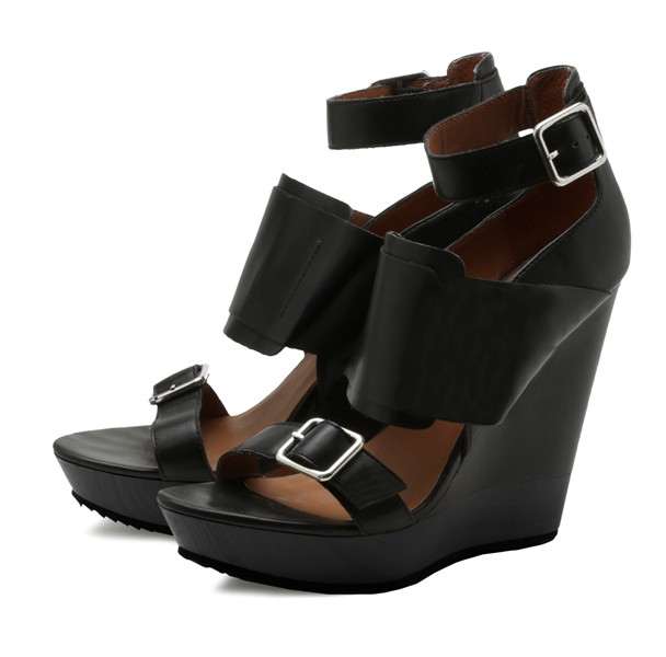 194._sanda__y_na_koturnie_