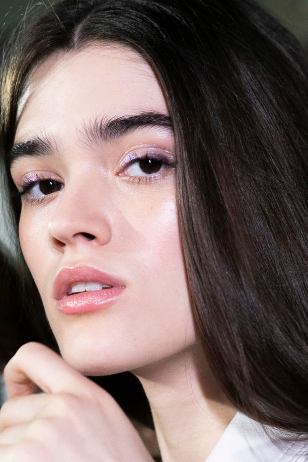 Makijaż na Sylwestra: brokatowy pyłek