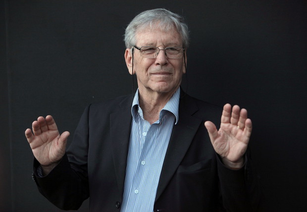 Amos Oz nie żyje