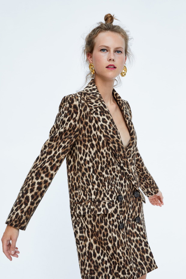 Płaszcz wiosenny w cętki; 159 zł