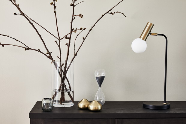 Trendy we wnętrzach 2019: matowa czerń