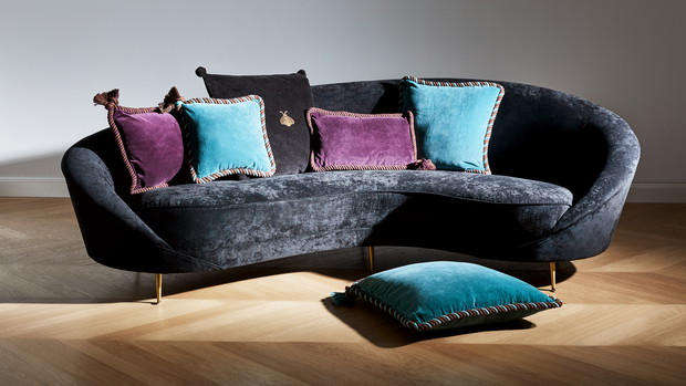 Trendy we wnętrzach 2019: sofy deluxe