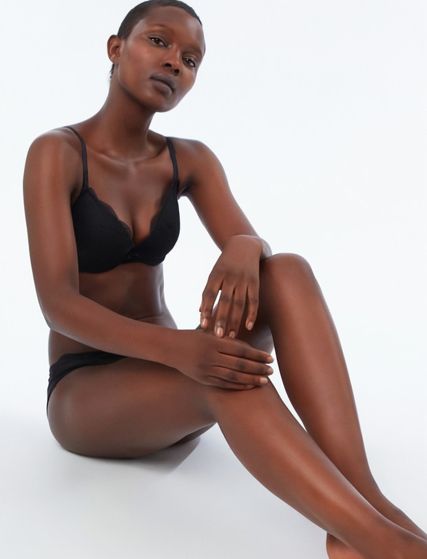 Etam, koronkowy push upz głebokim dekoltem, 74,95 zł