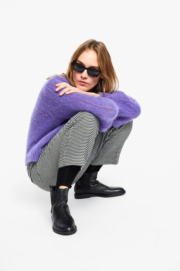 Zara, skórzane botki na płaskim obcasie, 259 zł