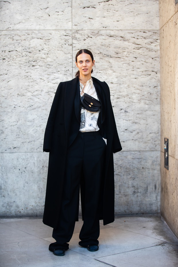 Małe torebki: trendy moda wiosna 2019