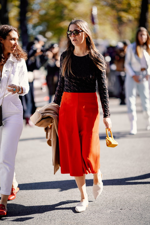 Małe torebki: trendy moda wiosna 2019