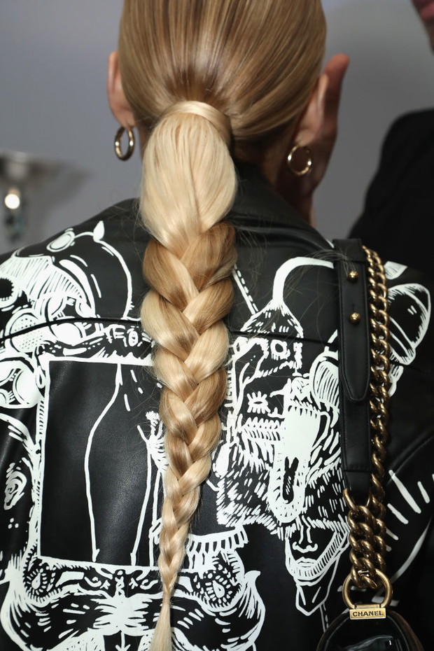 Fryzury z warkoczami