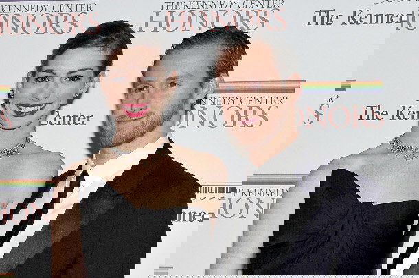 All-ONS_01258172-Anne_Hathaway_Adam_Shulman