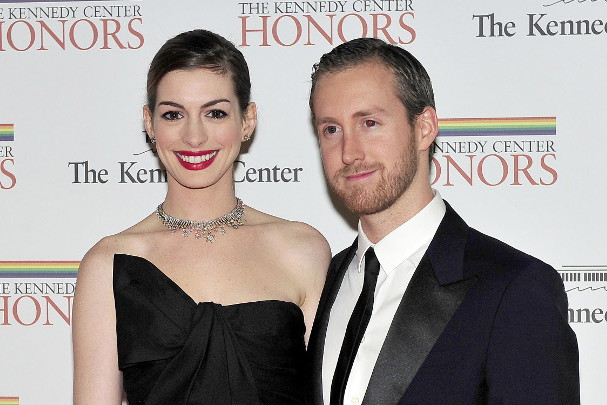 All-ONS_01258172-Anne_Hathaway_Adam_Shulman