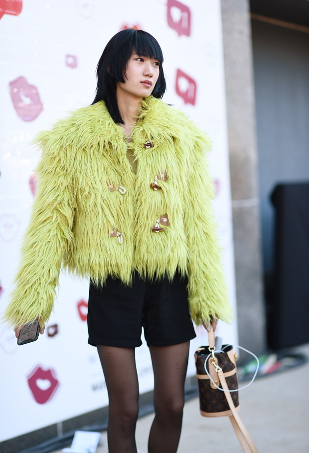 Trendy moda wiosna 2019: trendy z lat 90., które powracają