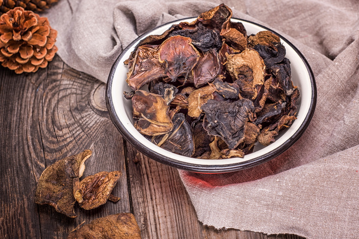 Jak namoczyć suszone grzyby?