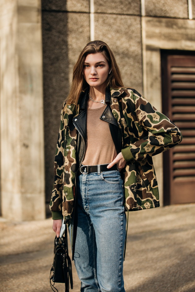 Jeans trendy moda wiosna 2019: moda uliczna wiosna 2019