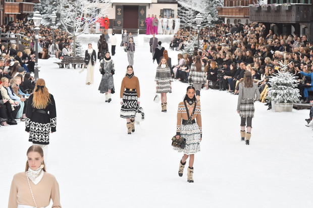 Chanel jesień zima 2019: Chanel pierwszy pokaz po śmierci Karla Lagerfelda