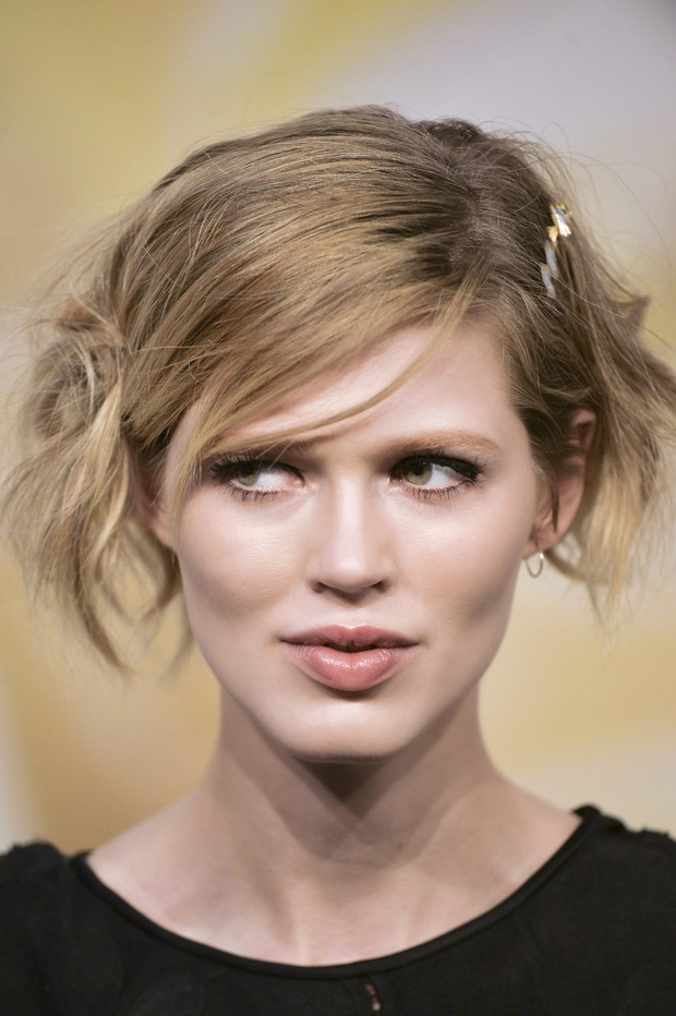 Jak układać cienkie włosy?